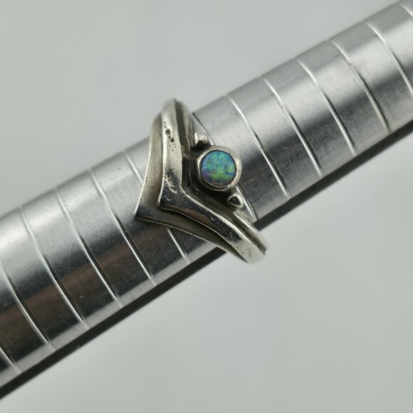 925 Sterling Silver V Shape White Lab Opal Silver Chevron Rings 8.25 - Picture 1 of 10